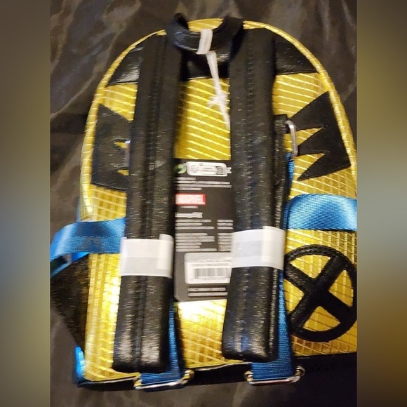Loungefly Marvel X-Men ‘97 Wolverine Metallic Shine Cosplay Mini Backpack - Picture 5 of 6